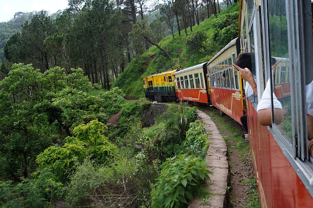 how-to-reach-Manali-by-train